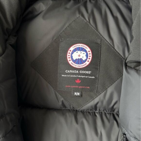 Canada Goose Banff Parka Size Medium - Picture 2 of 16
